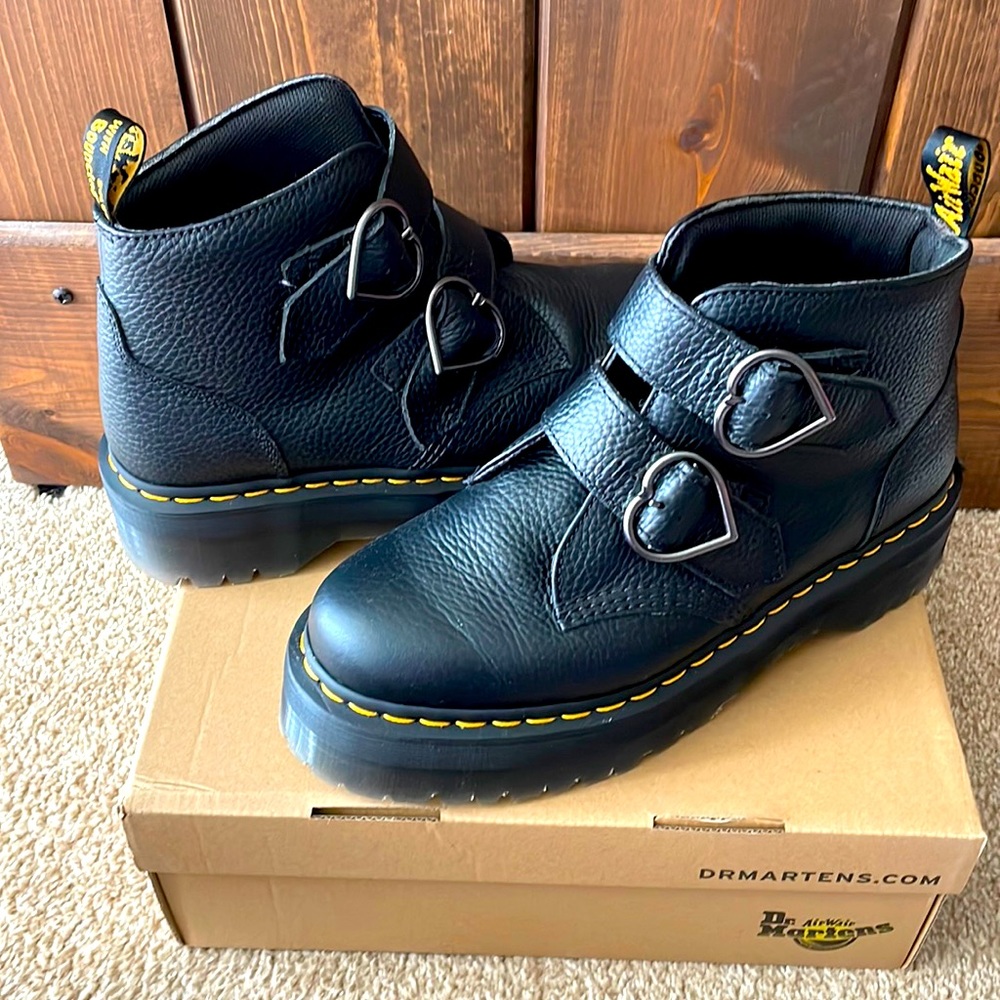 Dr. Martens Devin Heart Black. Size 11